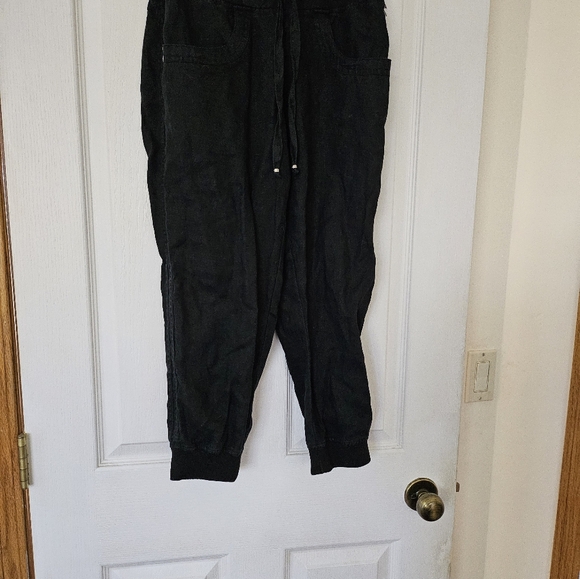 Women's Guess Pull Up Pants - Picture 12 of 12